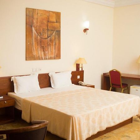 Hotel Marbella Lomé Kültér fotó