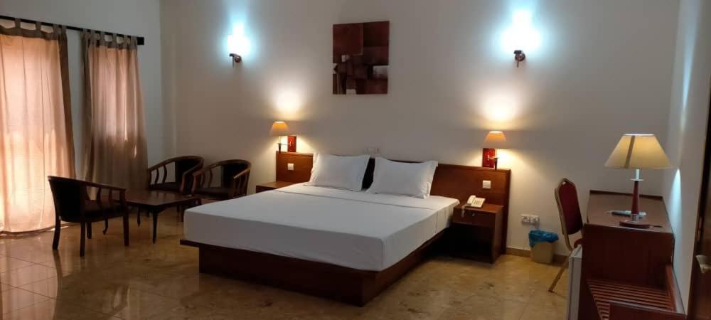Hotel Marbella Lomé Kültér fotó