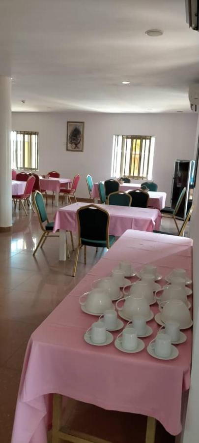 Hotel Marbella Lomé Kültér fotó