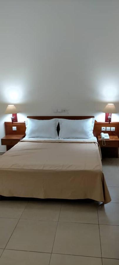 Hotel Marbella Lomé Kültér fotó