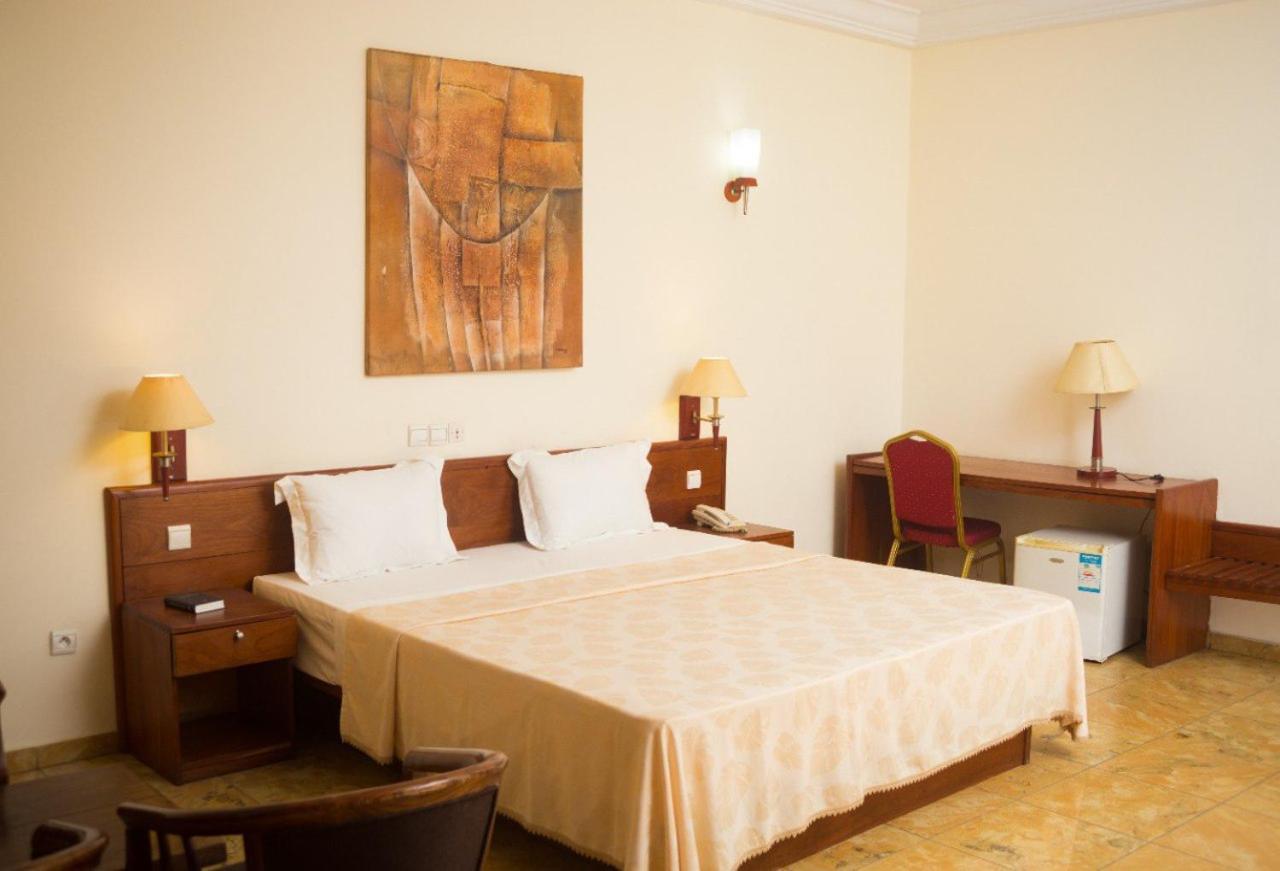 Hotel Marbella Lomé Kültér fotó