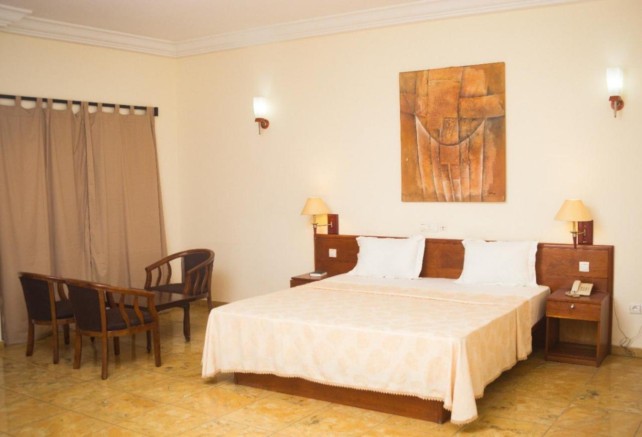 Hotel Marbella Lomé Kültér fotó