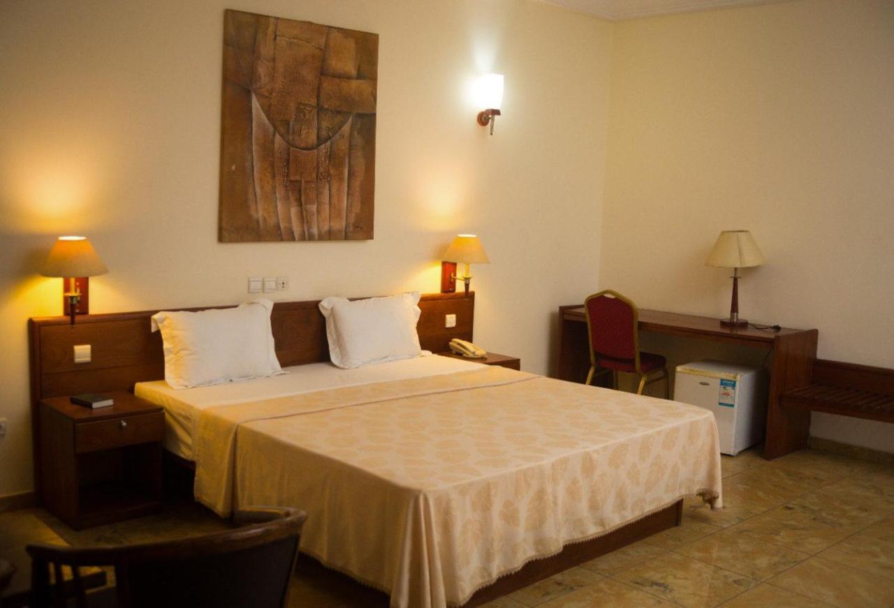 Hotel Marbella Lomé Kültér fotó
